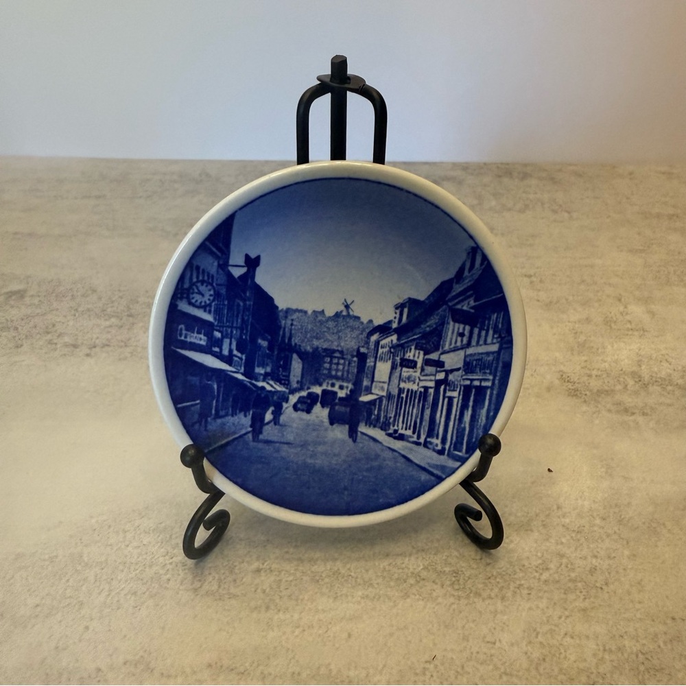 Royal Copenhagen Plaquette No. 73, Vejle Molle 2010 small plate or butter pat